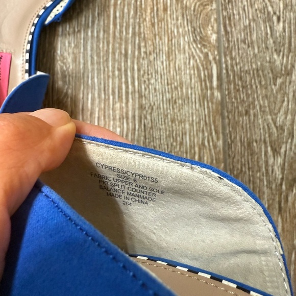 *Rare* Betsy Johnson Cypress Floral Embellished Women's Flats - Picture 7 of 7